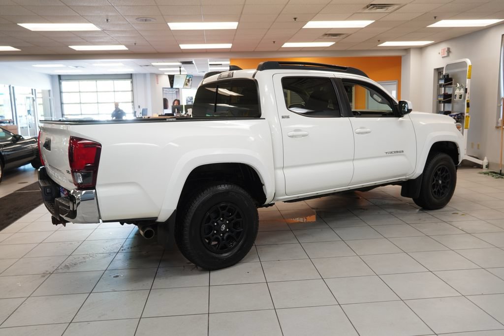 Used 2021 Toyota Tacoma SR5 AWD/4WD image 11