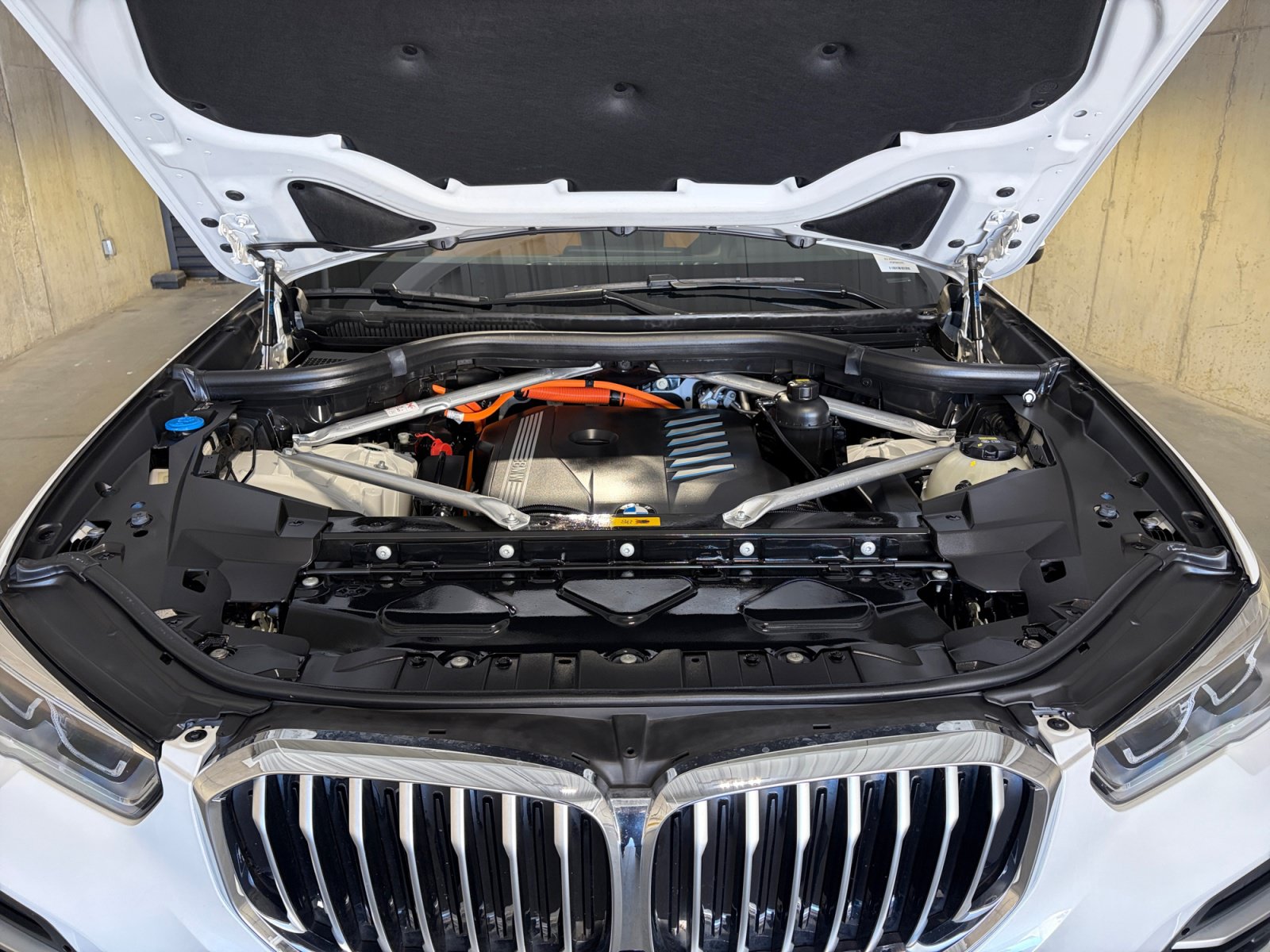 Used 2023 BMW X5 xDrive45e w/ Executive Package AWD/4WD image 13