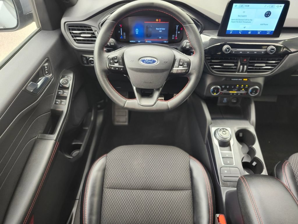 Used 2023 Ford Escape ST-Line Select AWD/4WD image 13
