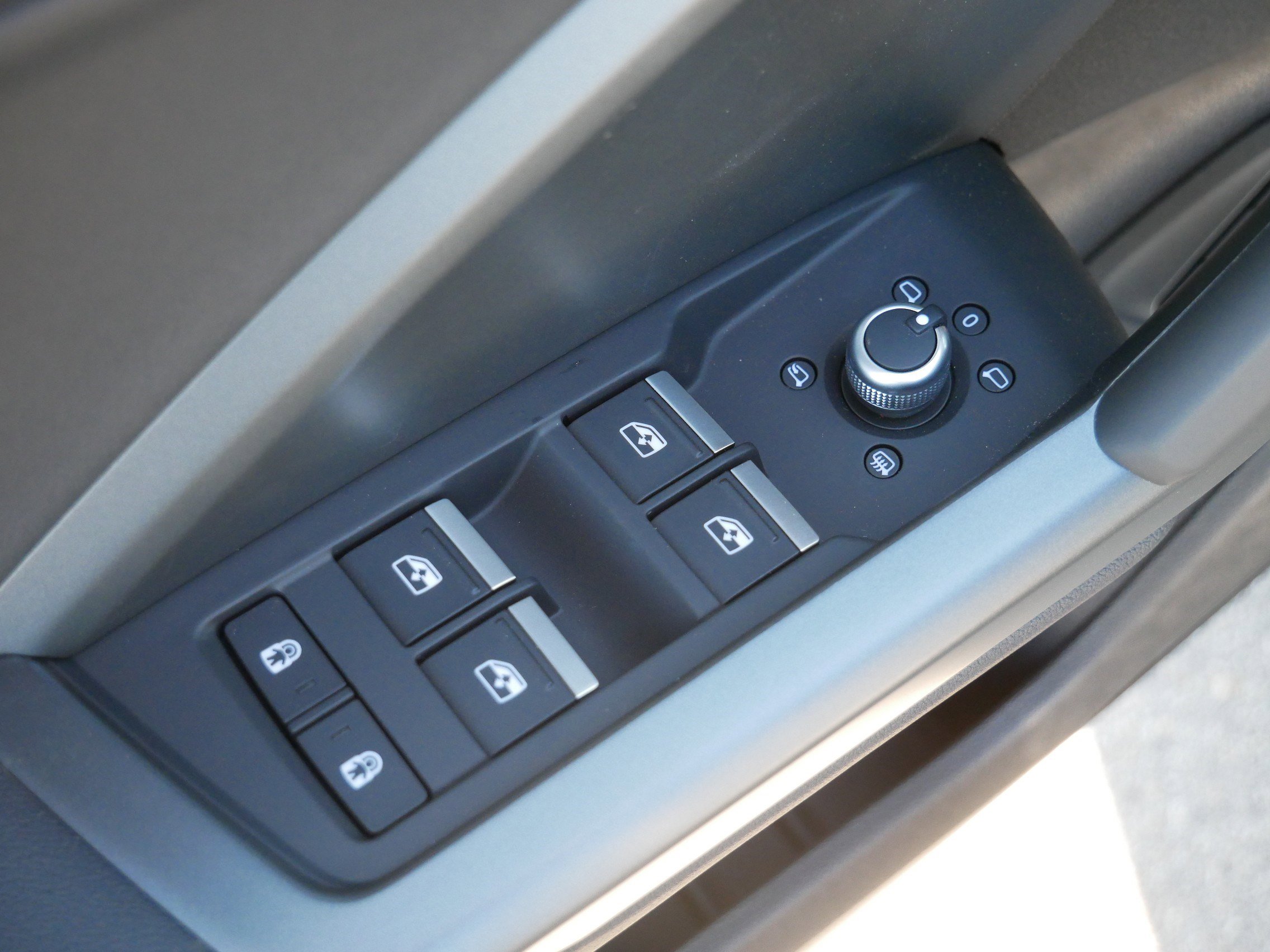 New 2025 Audi Q3 2.0T Premium image 8