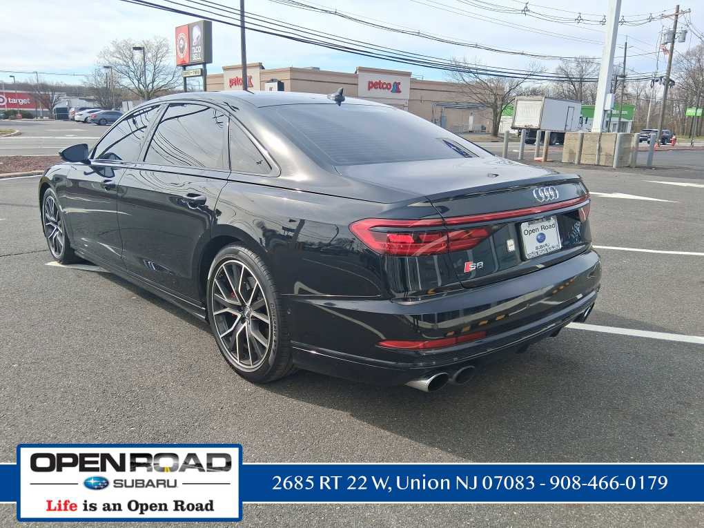 Used 2020 Audi S8 L w/ S8 Executive Package image 5