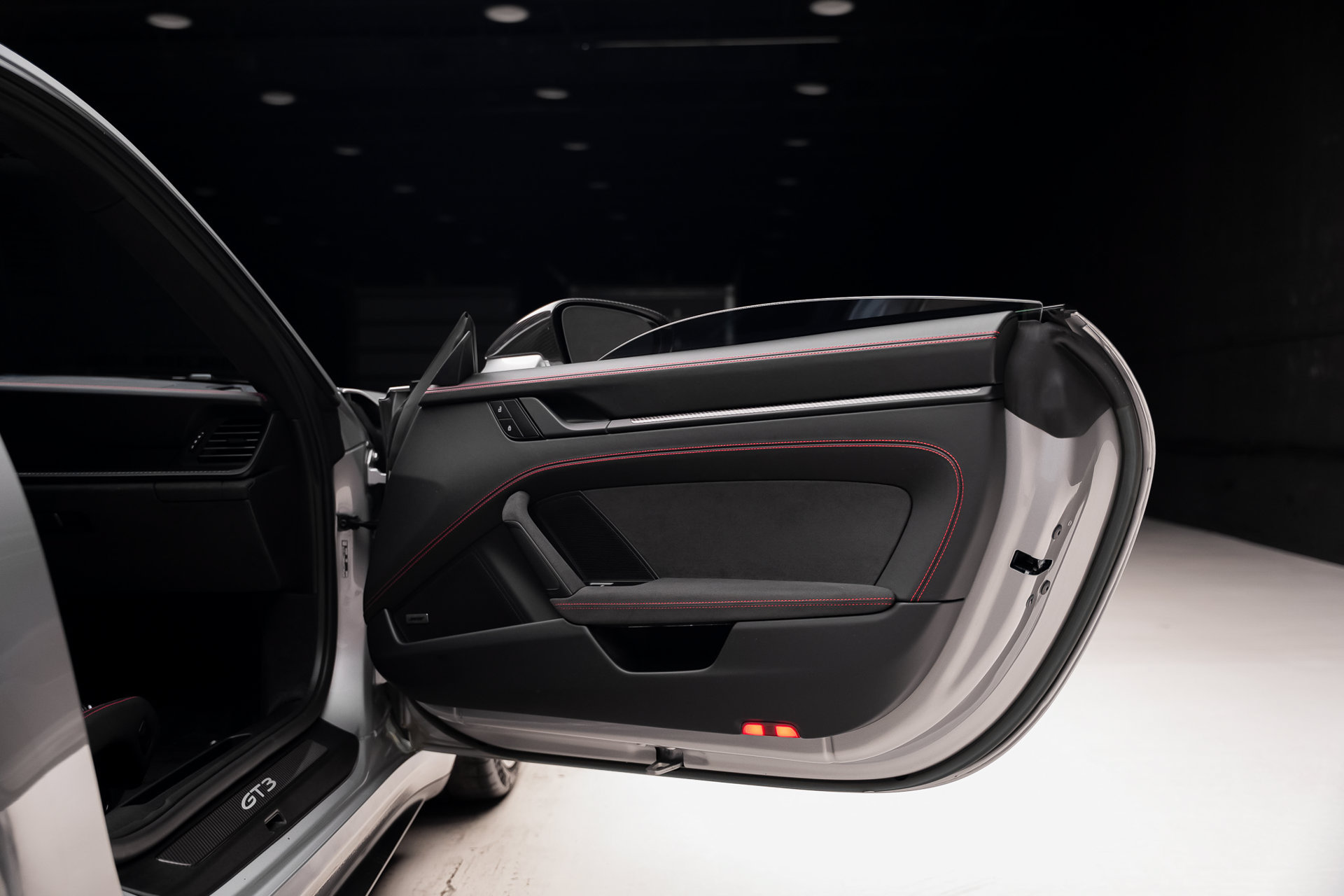 Used 2022 Porsche 911 GT3 RWD image 65