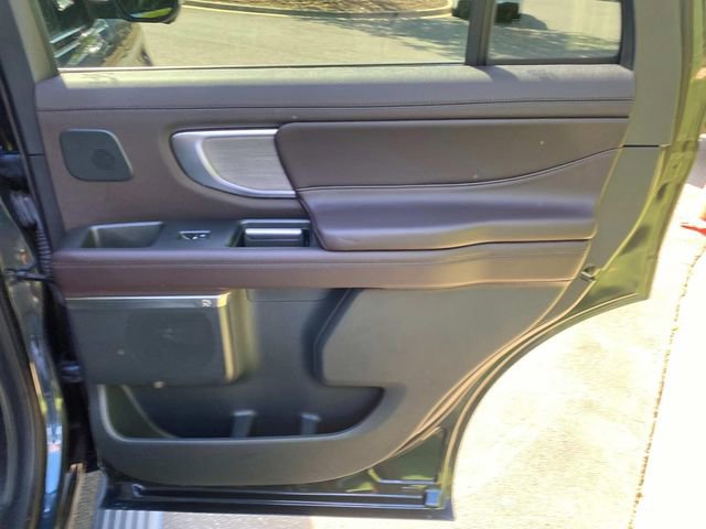 Used 2025 Ford Expedition Platinum w/ Platinum Ultimate Package image 35