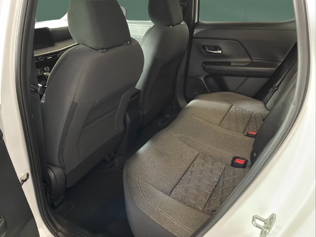 Used 2025 Nissan Kicks SV w/ SV Premium Package AWD/4WD image 19
