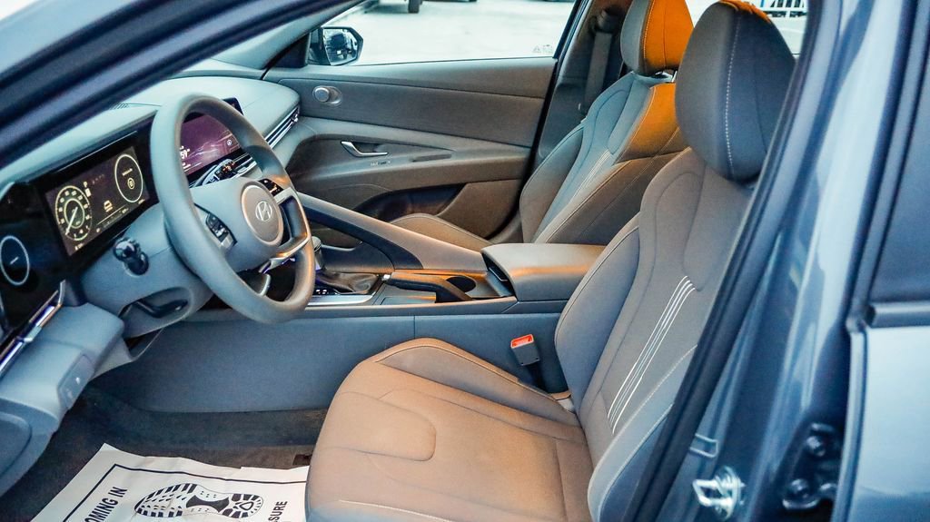 Used 2024 Hyundai Elantra SEL image 18