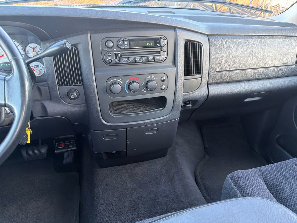 Used 2004 Dodge Ram 2500 Truck SLT image 19