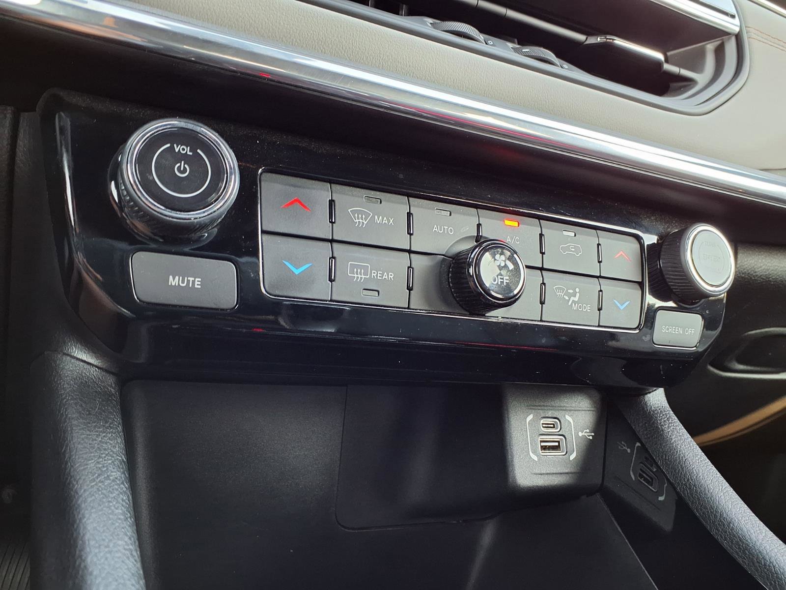 Used 2023 Jeep Compass Limited image 8