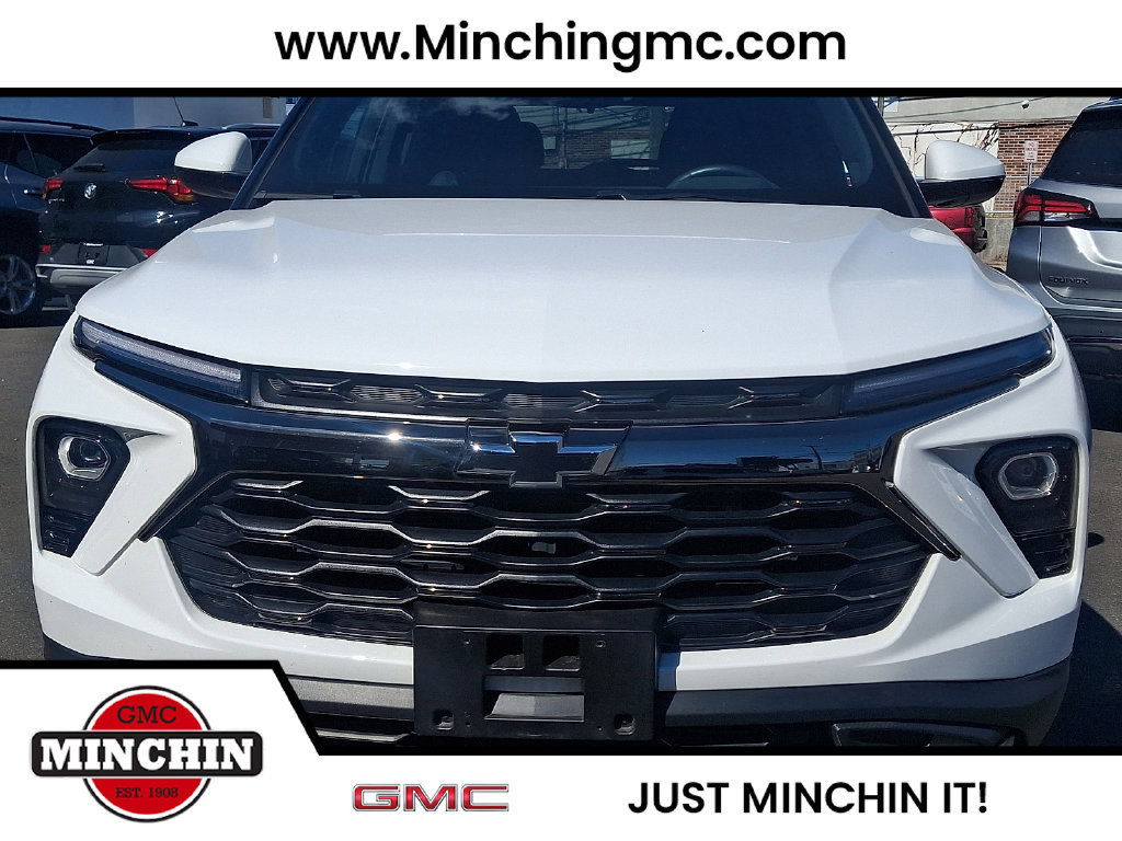 Used 2024 Chevrolet TrailBlazer ACTIV w/ Driver Confidence Package FWD image 2