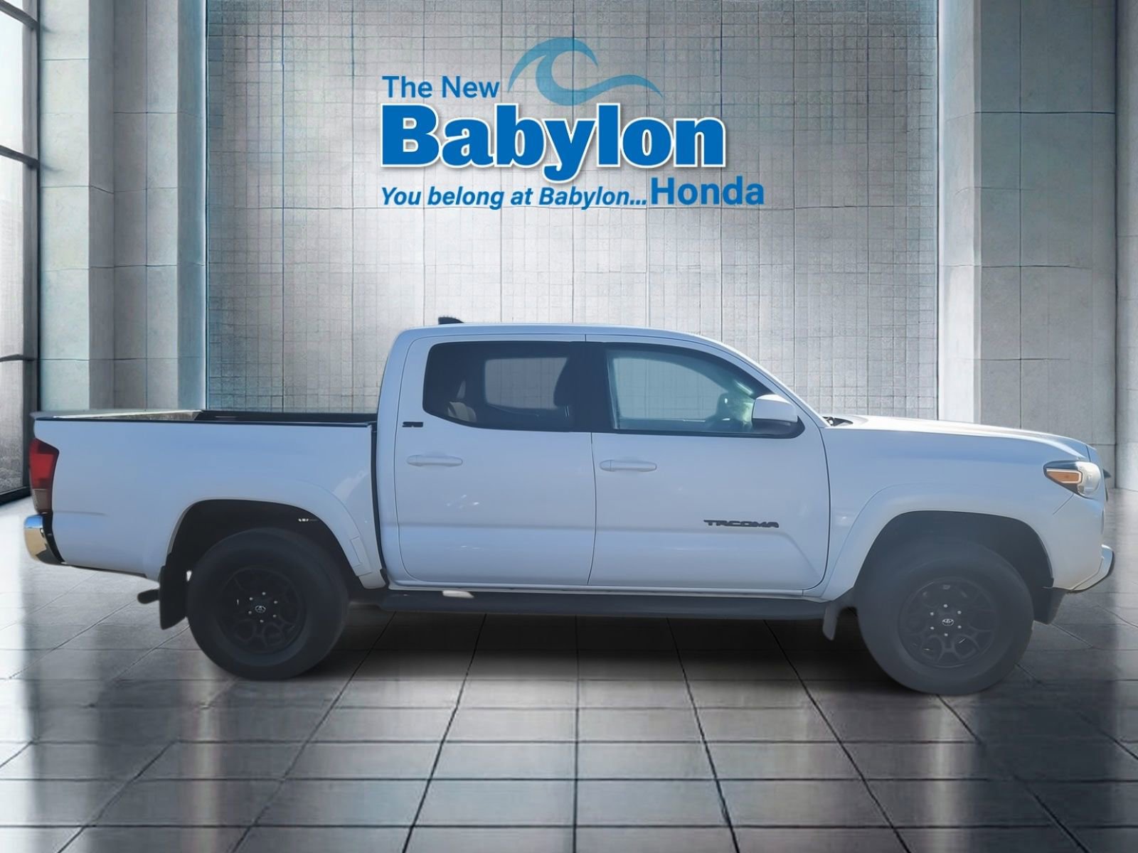 Used 2020 Toyota Tacoma SR5 AWD/4WD image 5