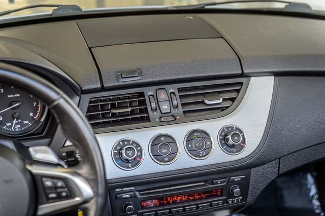 Used 2009 BMW Z4 sDrive35i image 29