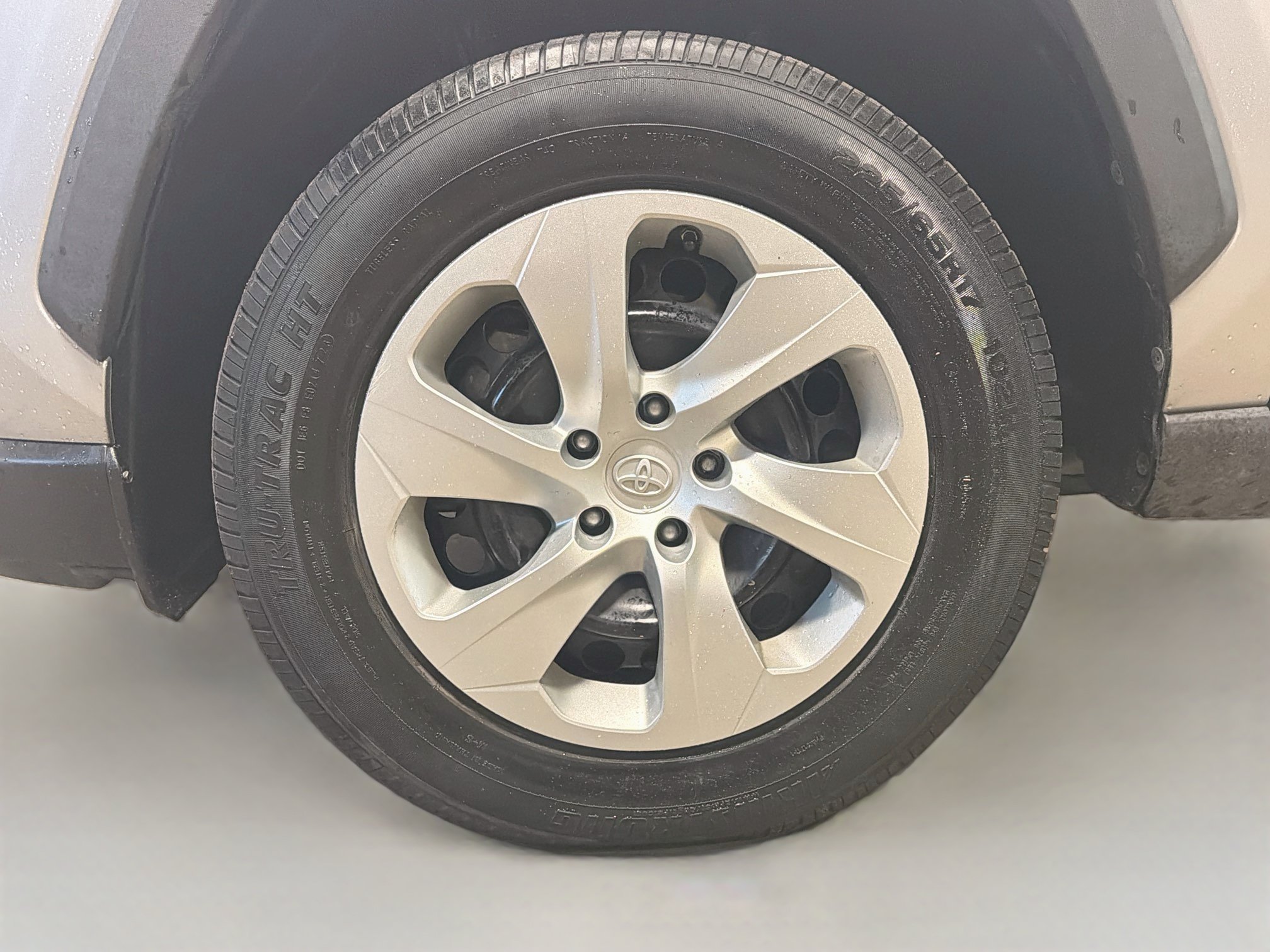 Used 2019 Toyota RAV4 LE AWD/4WD image 11