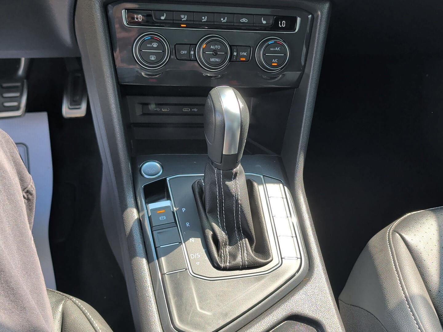 Used 2021 Volkswagen Tiguan SE R-Line image 19