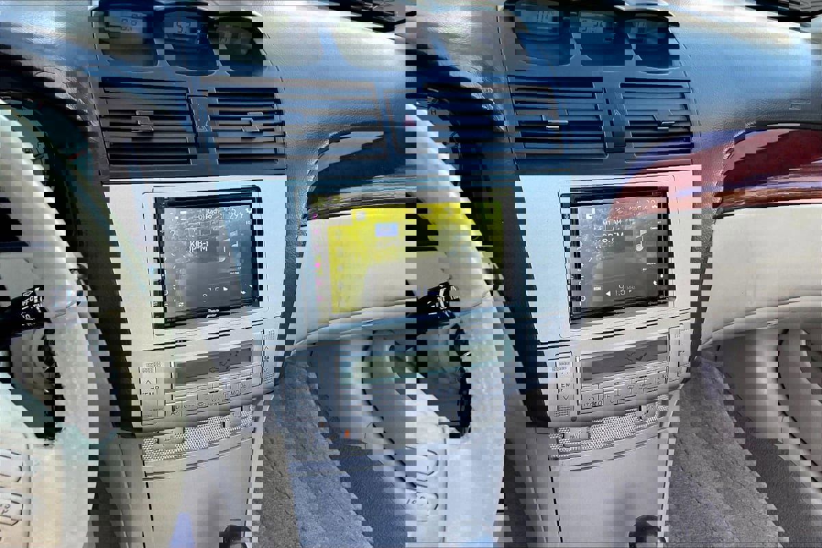 Used 2005 Toyota Solara SLE FWD image 9