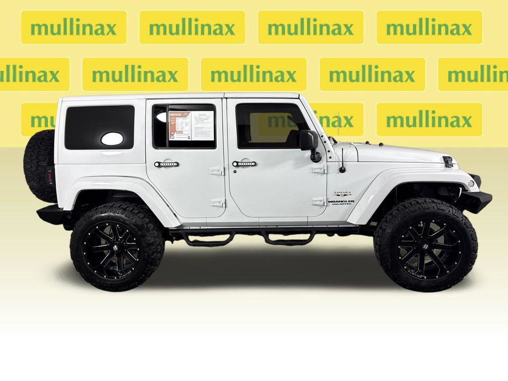 Used 2017 Jeep Wrangler Unlimited Sahara w/ Connectivity Group AWD/4WD image 2