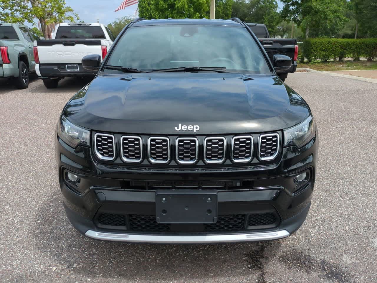 Used 2025 Jeep Compass Limited AWD/4WD image 9