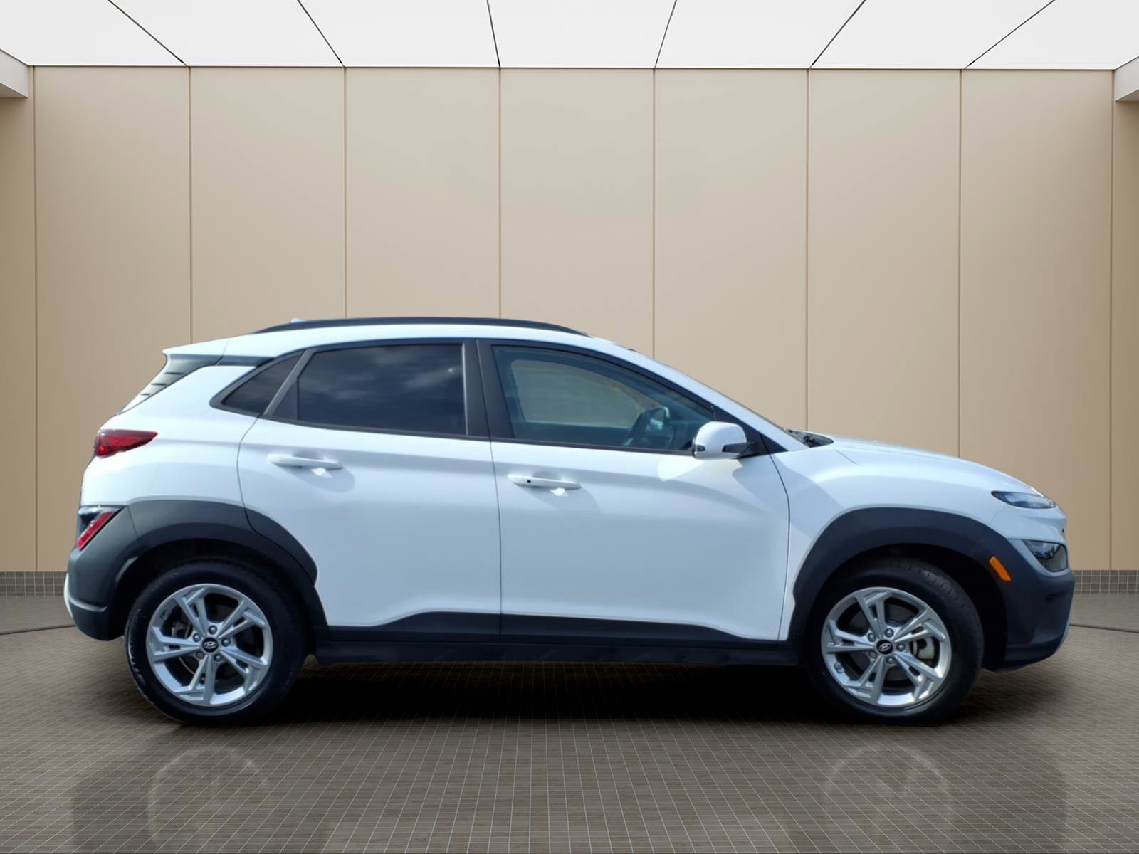Used 2022 Hyundai Kona SEL image 5