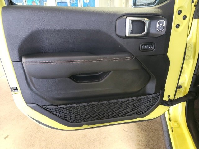 Used 2023 Jeep Gladiator Mojave w/ Cold Weather Group image 9