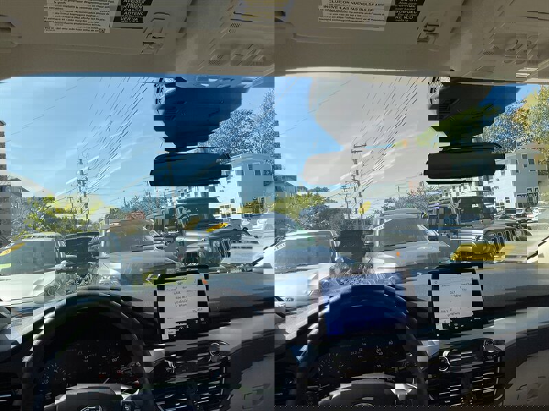 Used 2020 Ford Escape SE image 18