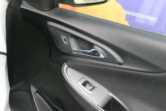 Used 2021 Chevrolet Malibu RS FWD image 11