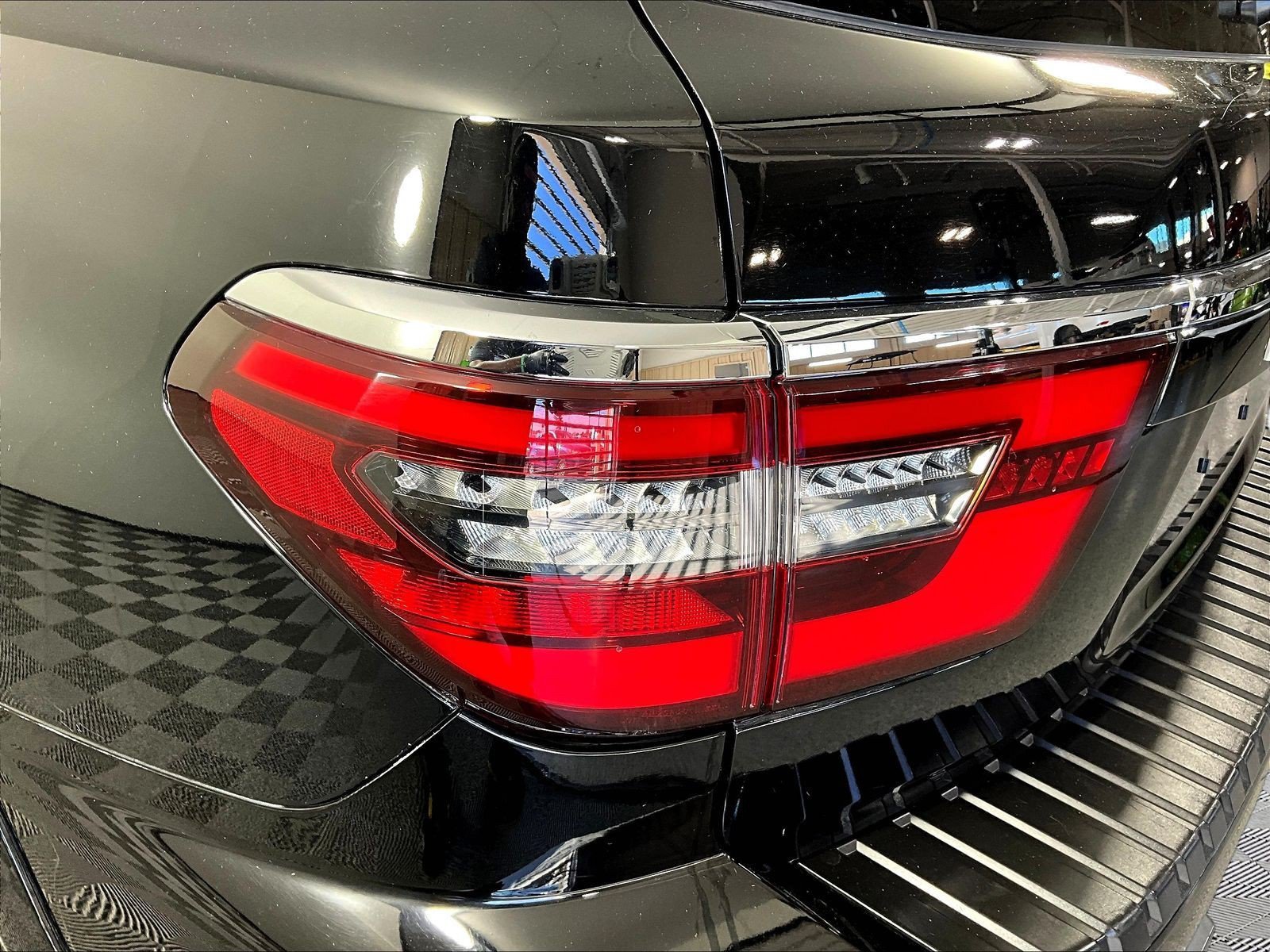 Used 2021 Nissan Armada SV AWD/4WD image 20