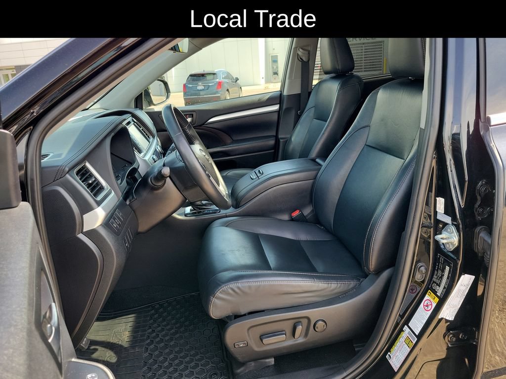Used 2019 Toyota Highlander XLE AWD/4WD image 6