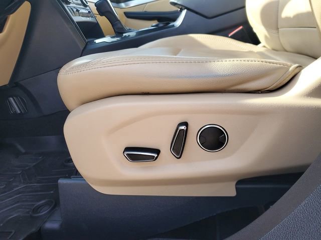 Used 2017 Ford Explorer XLT w/ Equipment Group 202A image 16