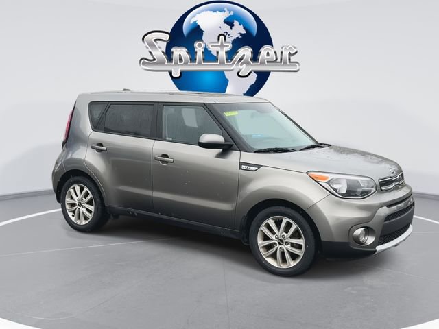 Used 2019 Kia Soul + image 2
