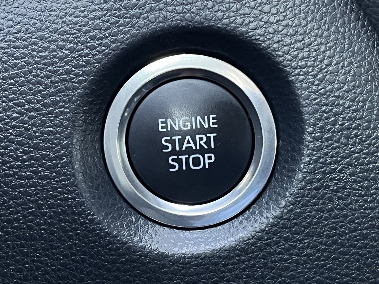 Used 2025 Toyota Corolla SE image 17