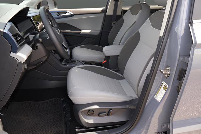 Certified 2023 Volkswagen Taos SE w/ Black Wheel Package FWD image 13