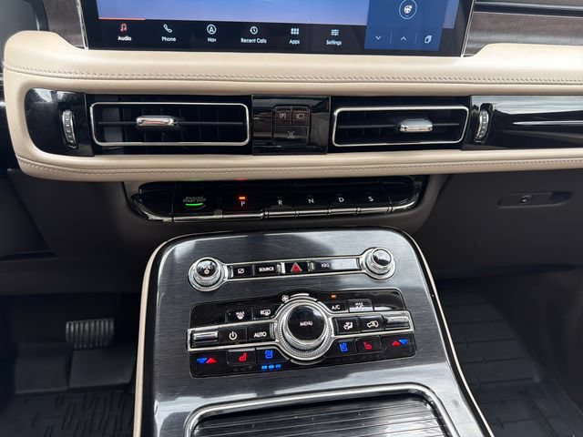 Used 2023 Lincoln Nautilus Reserve AWD/4WD image 20