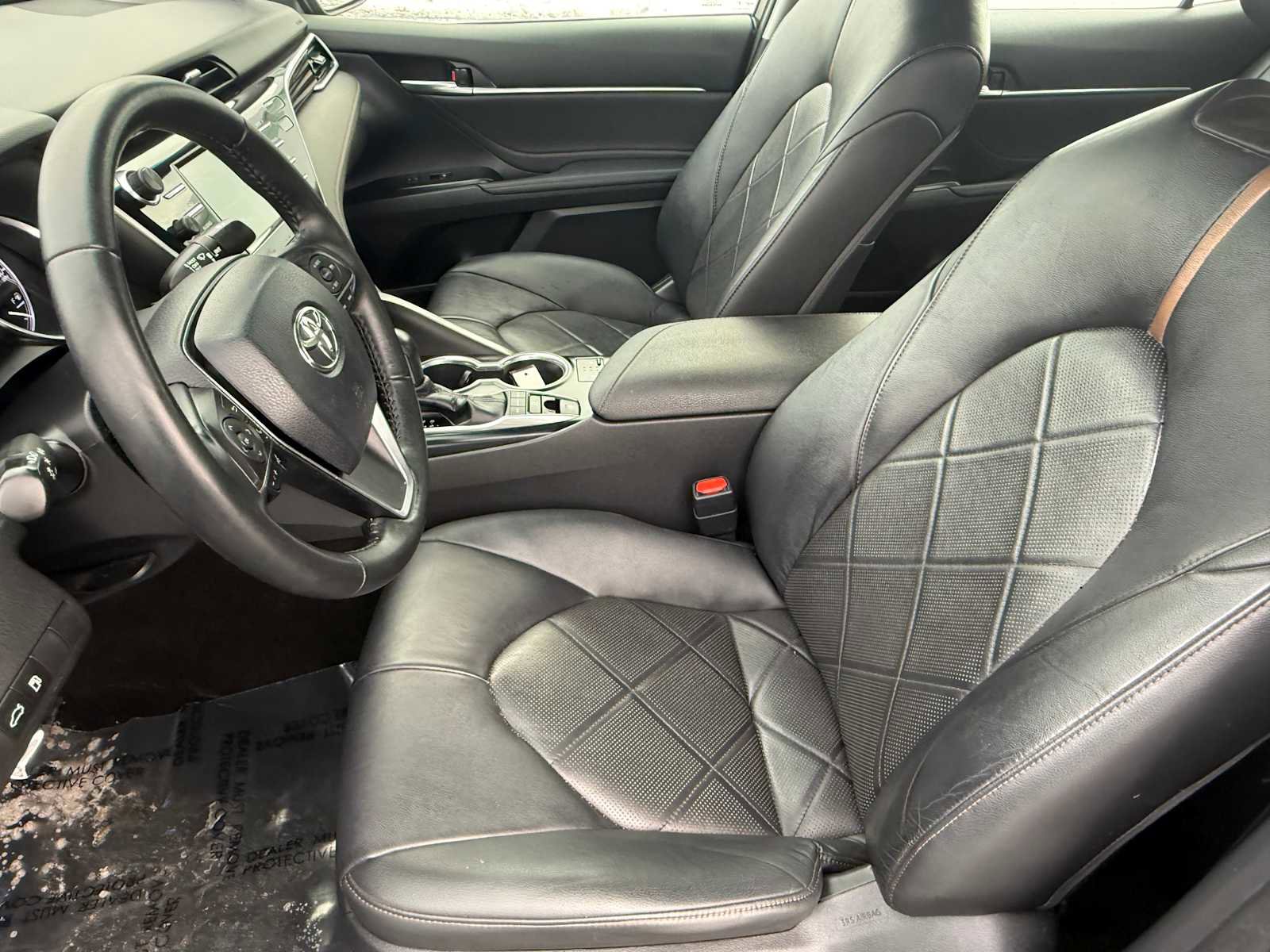 Used 2018 Toyota Camry XLE image 13