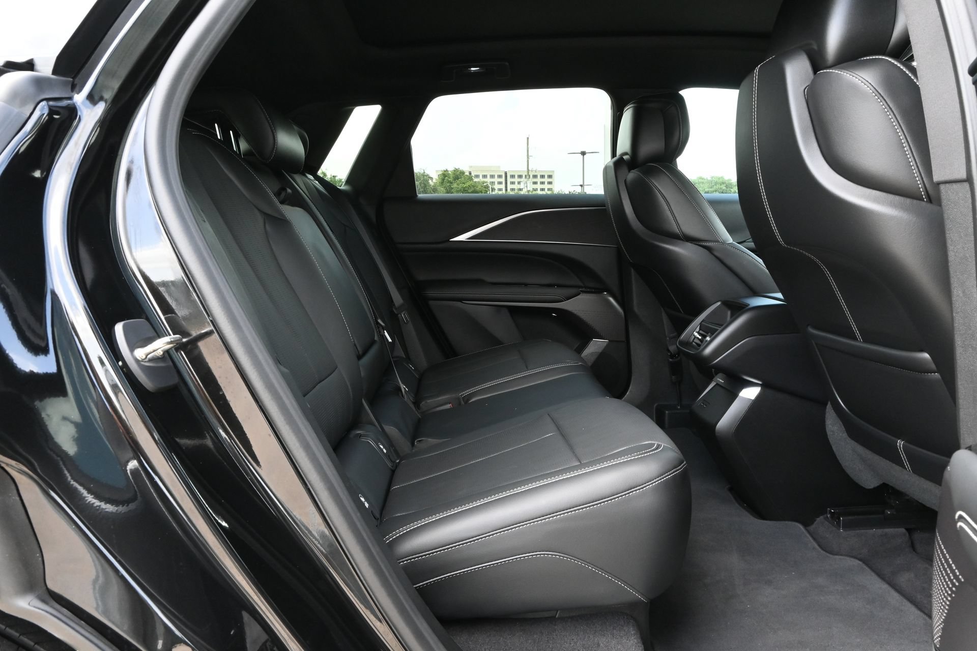 Certified 2024 Cadillac Lyriq Luxury RWD image 23