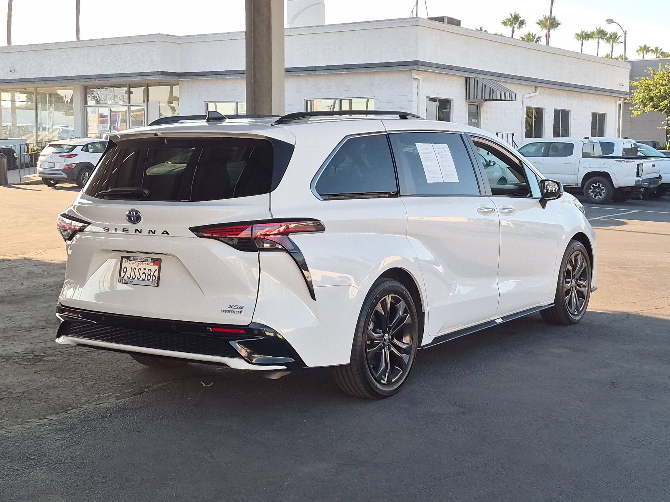 Certified 2024 Toyota Sienna XSE w/ XSE Plus Package FWD image 8