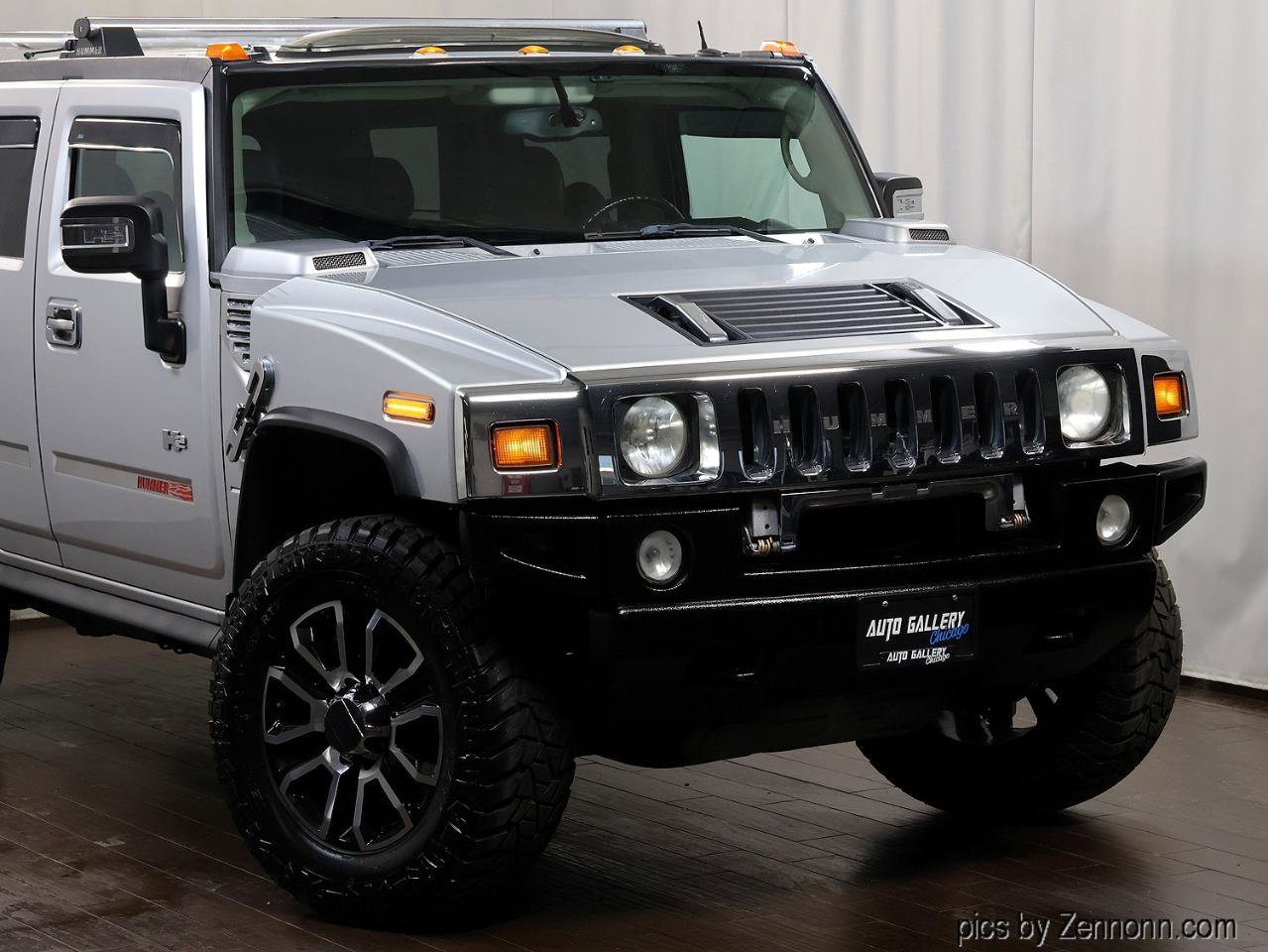 Used 2003 HUMMER H2 w/ Preferred Equipment Group image 2