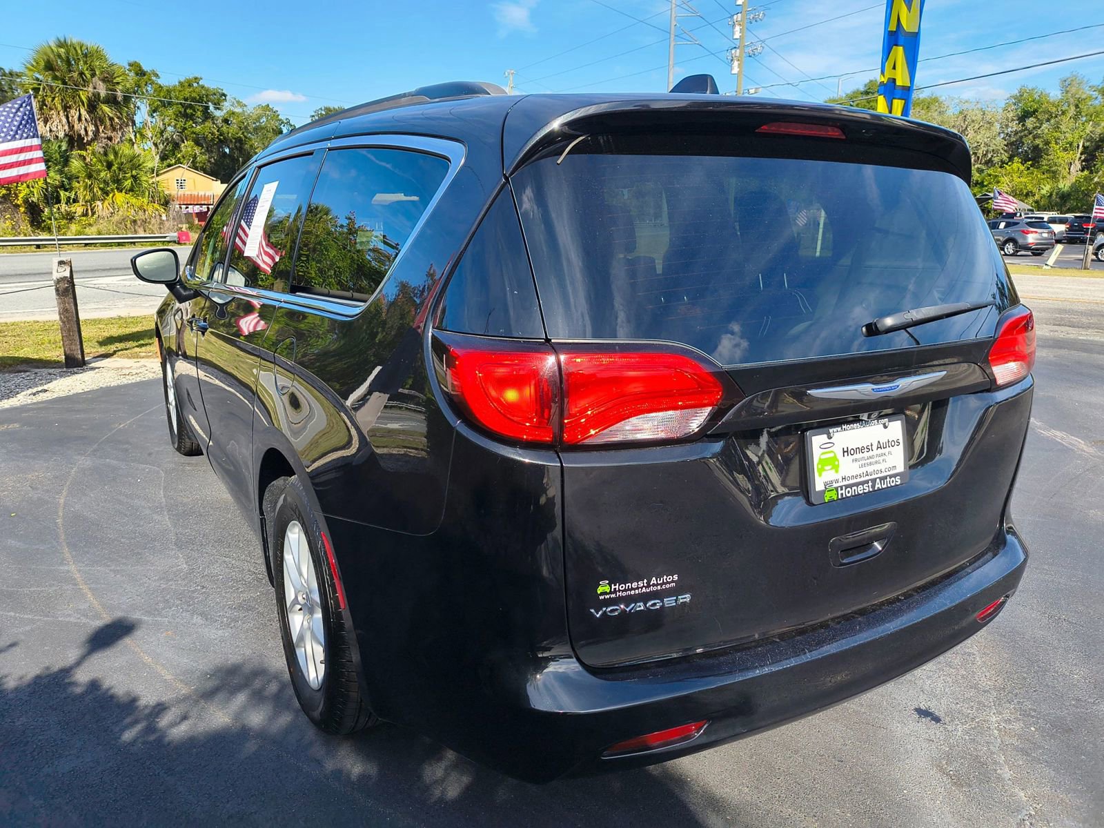 Used 2020 Chrysler Voyager Lxi image 4