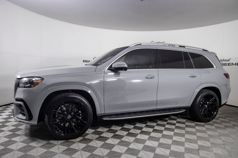 Used 2025 Mercedes-Benz GLS 580 4MATIC image 10