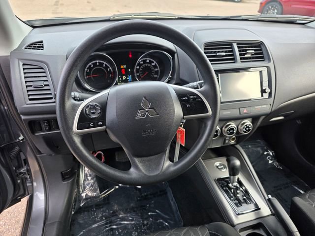Used 2025 Mitsubishi Outlander Sport AWD image 17