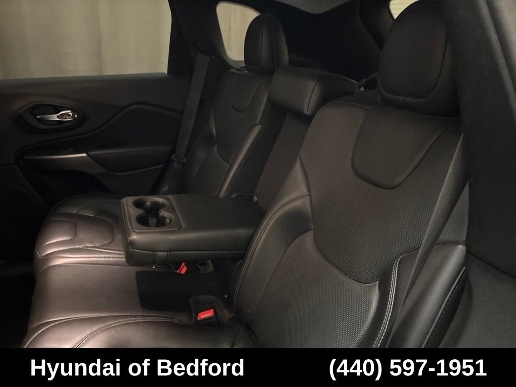 Used 2019 Jeep Cherokee Limited FWD image 19