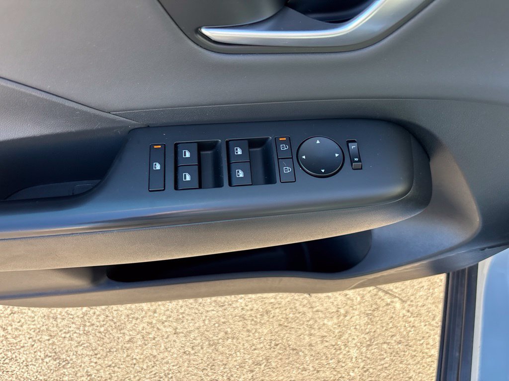 Certified 2025 Hyundai Kona Limited AWD/4WD image 12