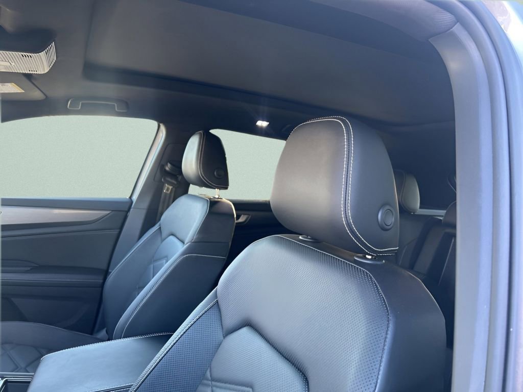 Used 2024 Volkswagen Atlas Cross Sport SE w/ Panoramic Sunroof Package image 20