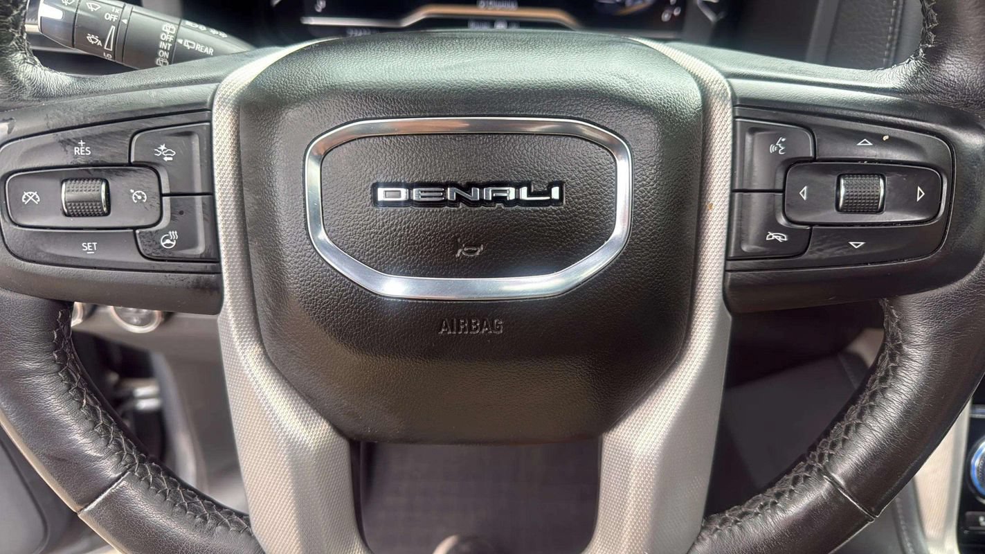 Used 2022 GMC Yukon XL Denali w/ Denali Ultimate Package AWD/4WD image 17