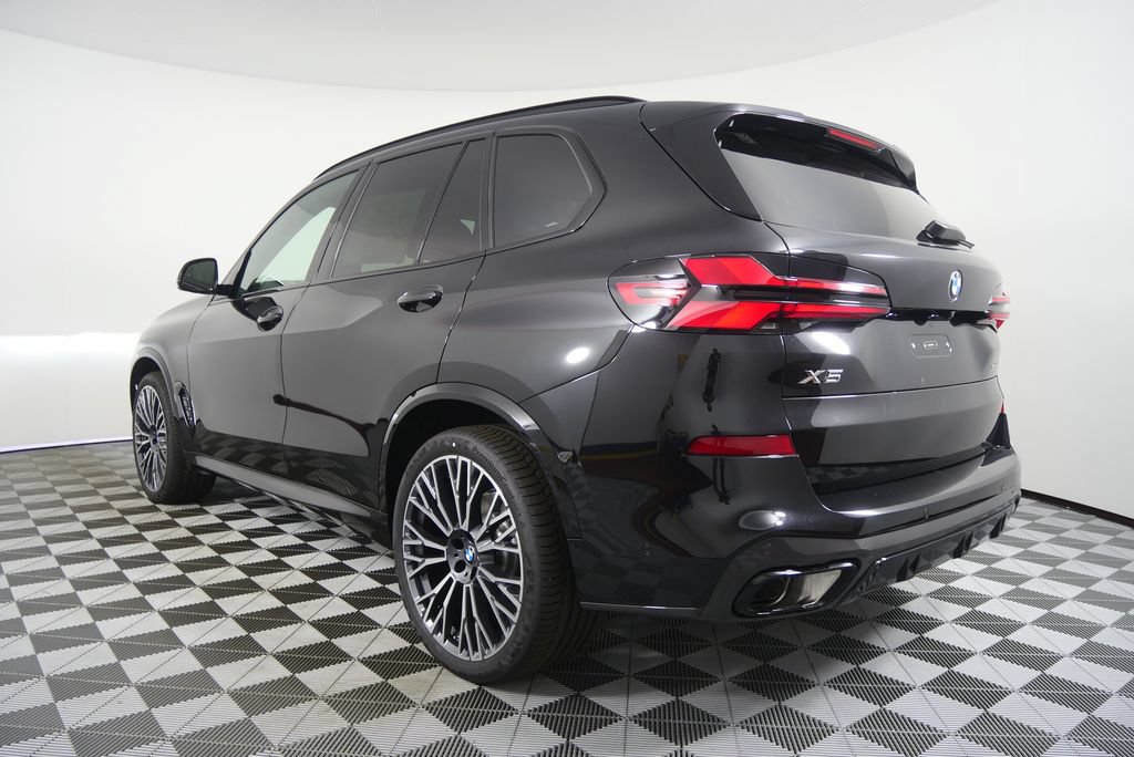 Used 2026 BMW X5 sDrive40i w/ Executive Package RWD image 4
