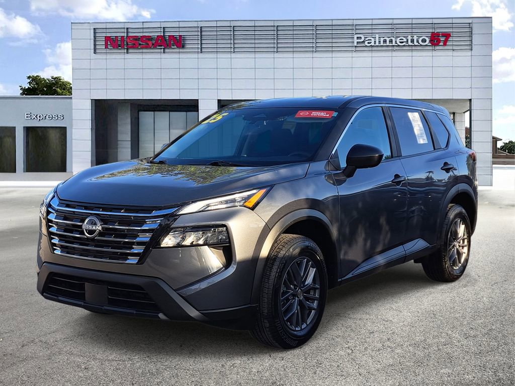 Used 2025 Nissan Rogue S image 3