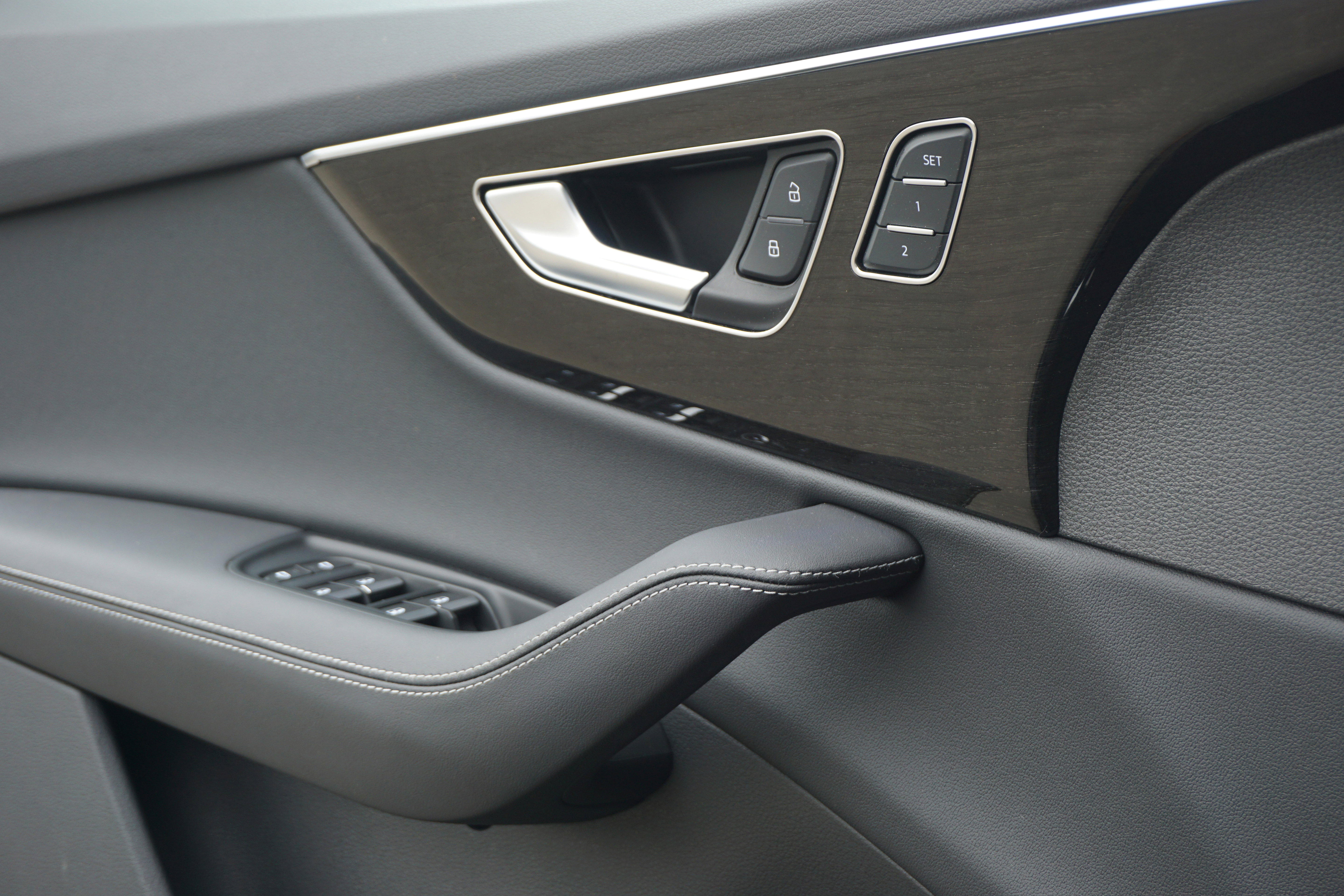 Certified 2025 Audi Q7 3.0T Premium Plus image 12