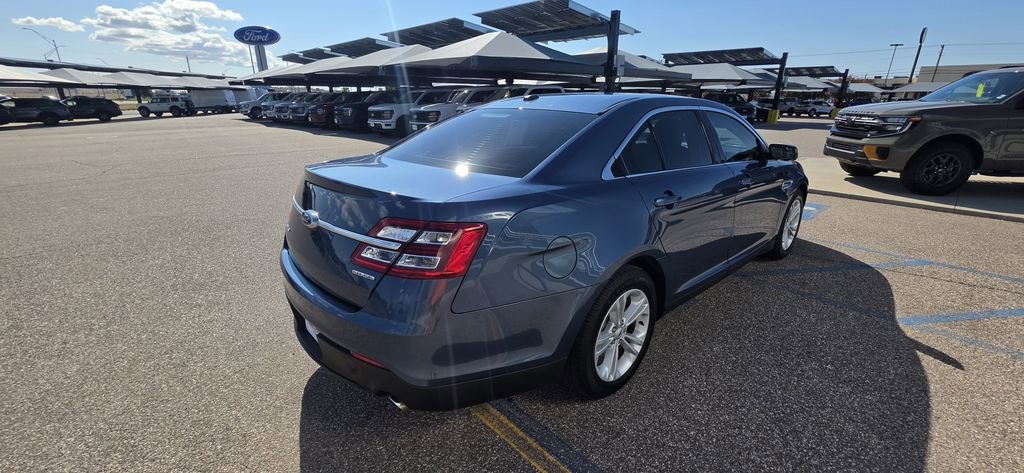Used 2018 Ford Taurus SE FWD image 7