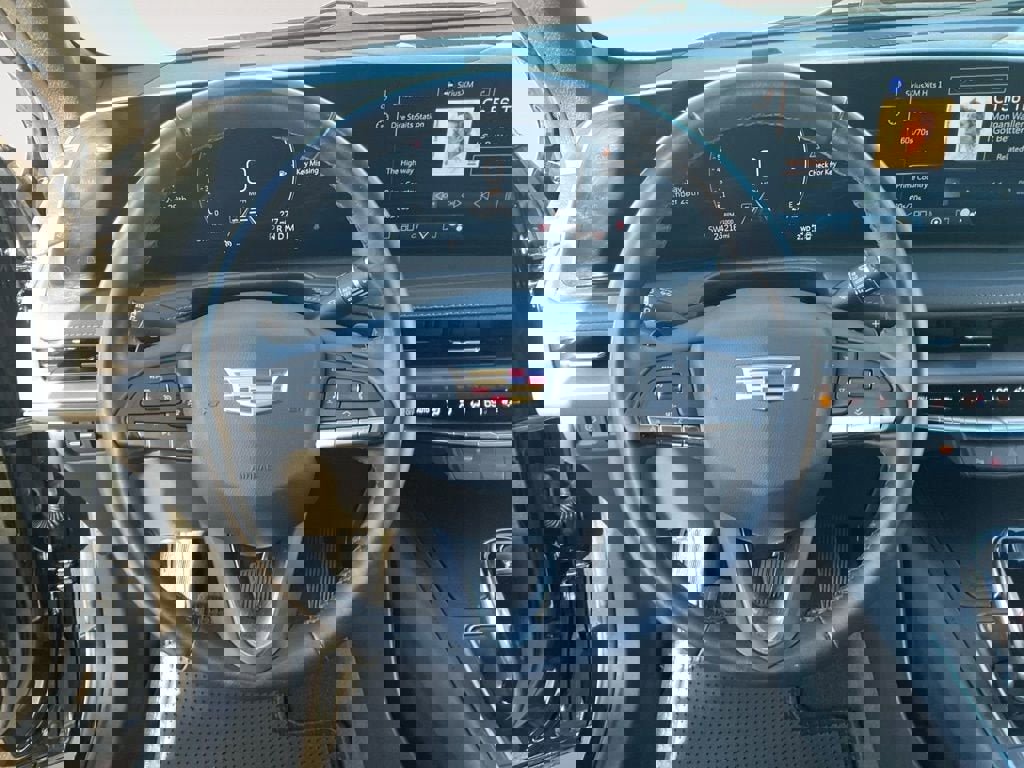 Used 2024 Cadillac XT4 Premium Luxury image 11