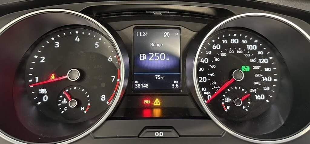 Used 2019 Volkswagen Tiguan SE w/ Panoramic Sunroof Package AWD/4WD image 32