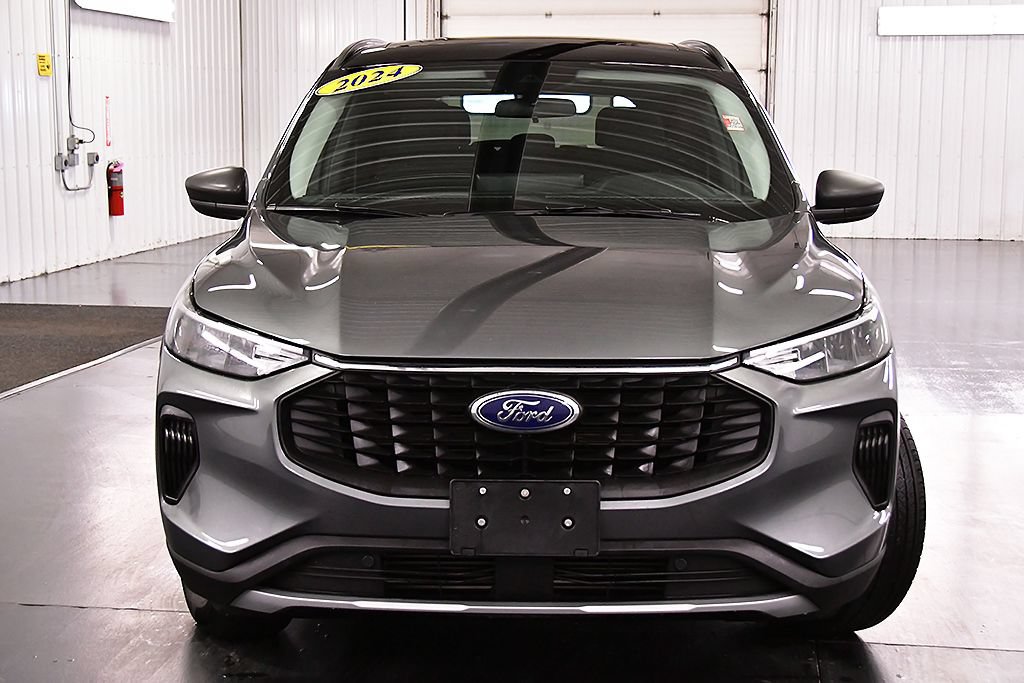Used 2024 Ford Escape Active w/ Tech Pack #1 AWD/4WD image 2