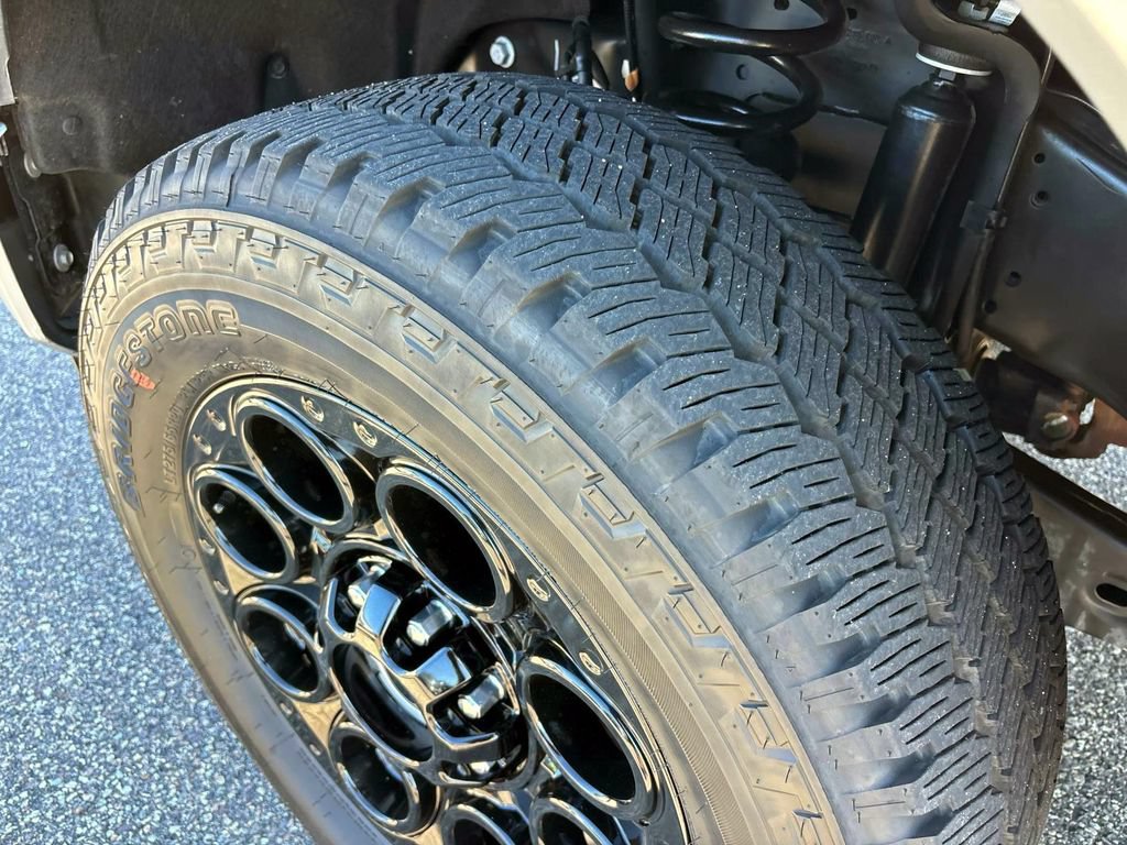 Used 2024 Ford F250 XLT w/ Black Appearance Package AWD/4WD image 10