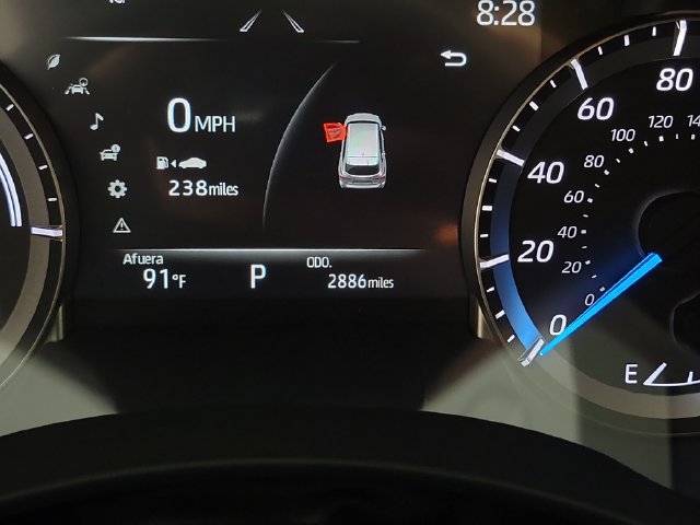 Used 2026 Toyota Highlander XLE AWD/4WD image 2